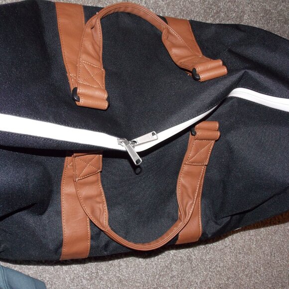 Herschel Novel Duffle - Picture 11 of 11